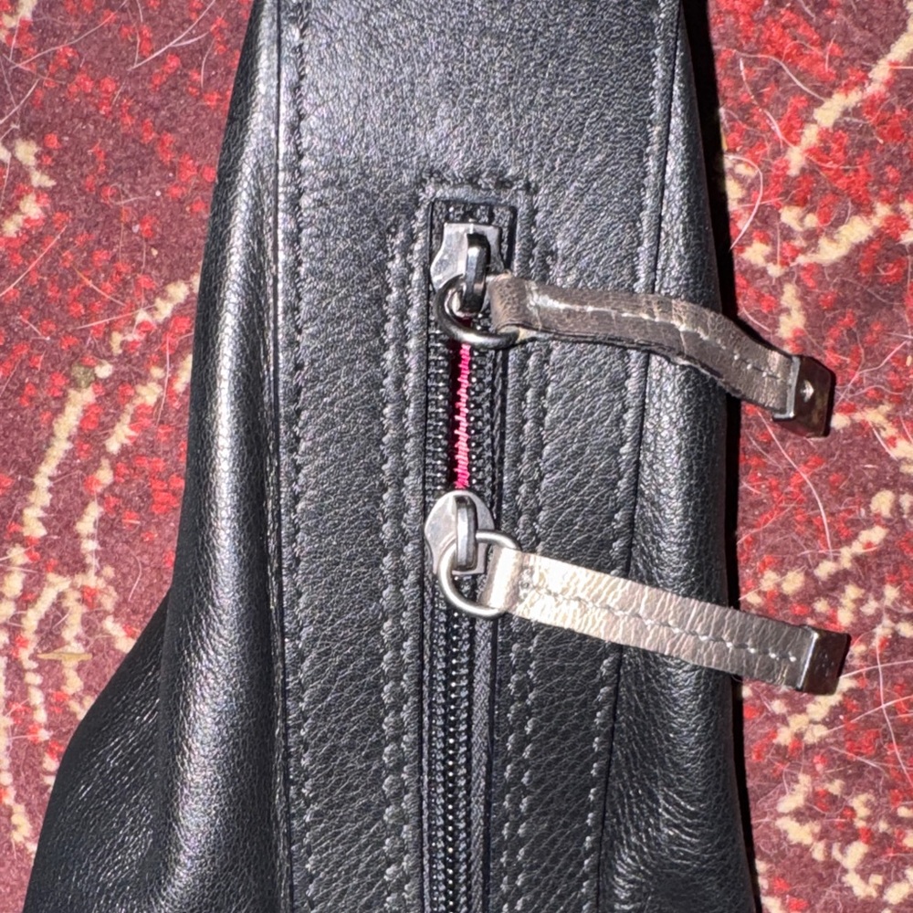 Stunning Couture Donald J. Pliner Classic Black Hobo Bag - Picture 8 of 9